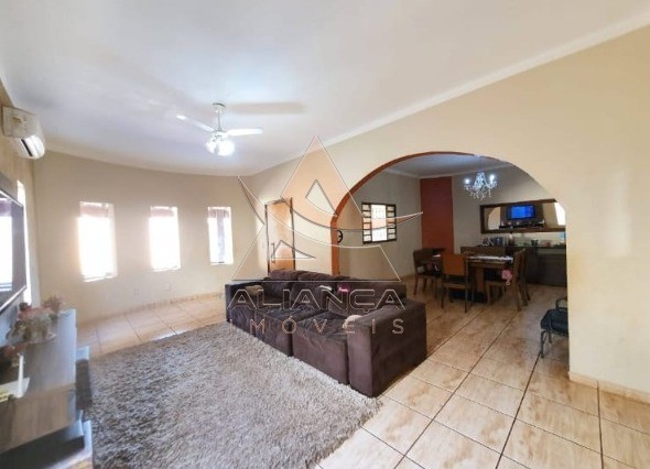 Casa à venda com 3 quartos, 120m² - Foto 1